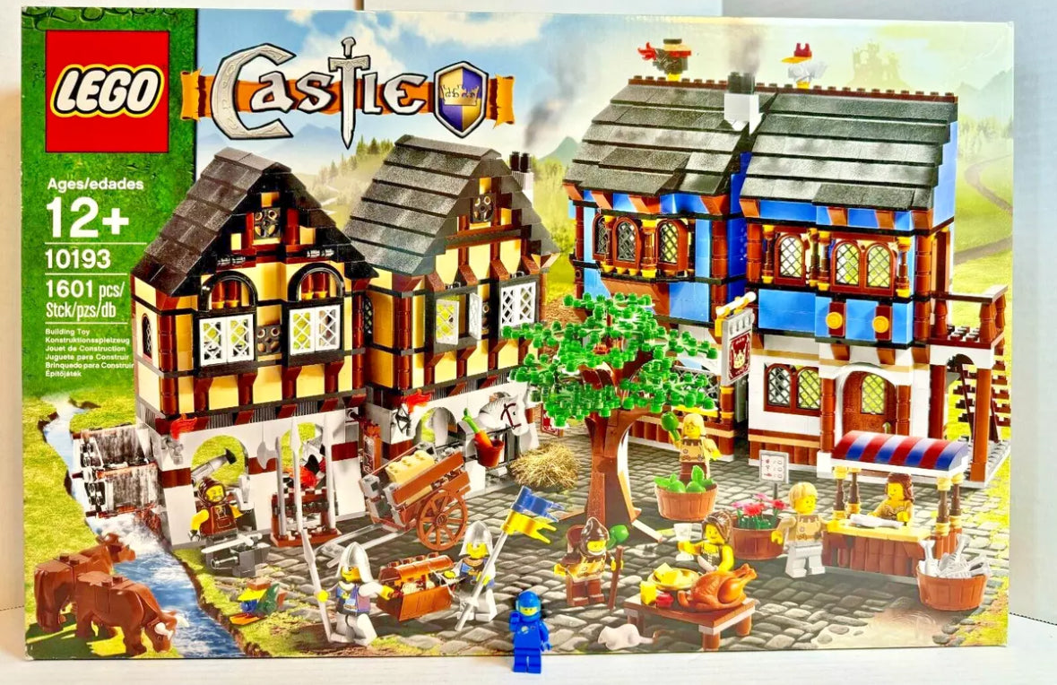 (10193) LEGO® Castle: Medieval Market Village